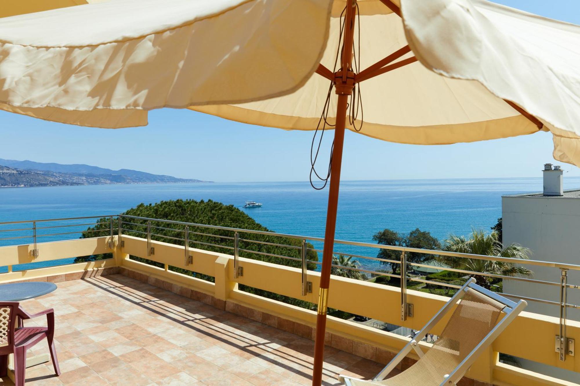 Hotel Alexandra Roquebrune-Cap-Martin Εξωτερικό φωτογραφία